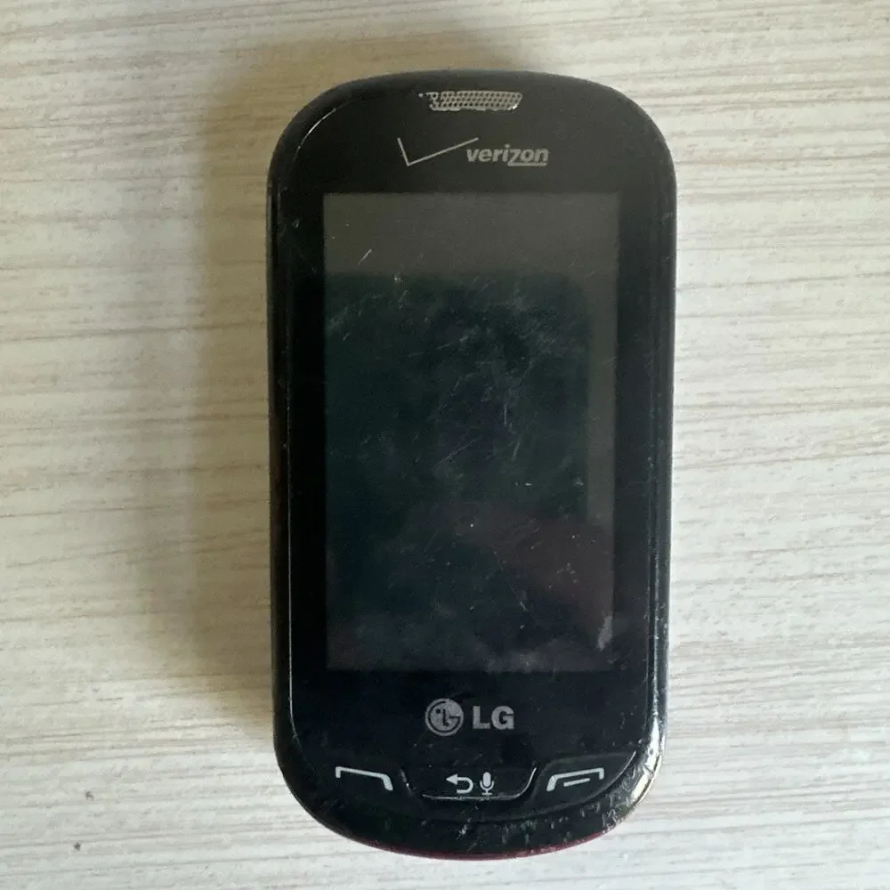 LG Extravert VN271 - Red (Verizon) Cellular Phone